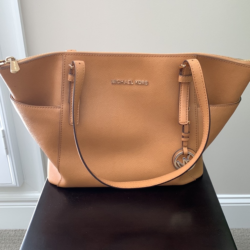 MICHAEL KORS JET SET Tan Saffiano Leather Tote Bag